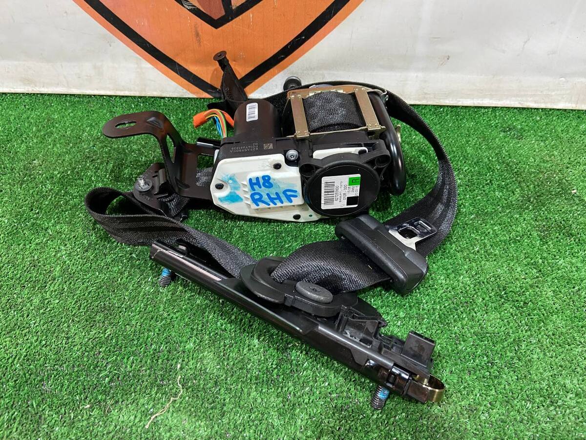 LR057417 Seat belt front right Range Rover L405 (2013-2021) used